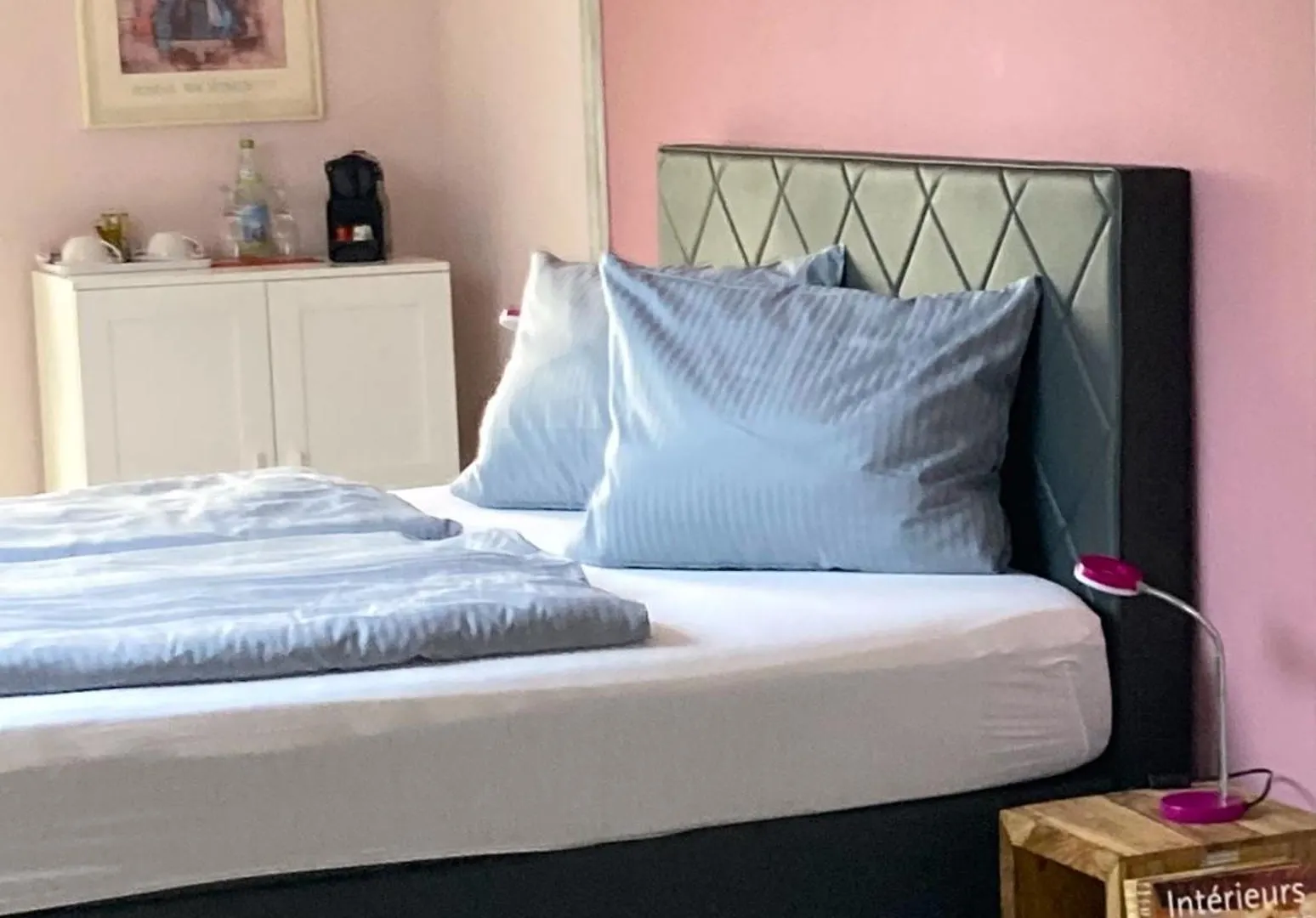 Das SinGold Hotel mit Highspeed WLAN und digitalem Schlüssel Email Adresse erforderlich Schwabmunchen Deutschland